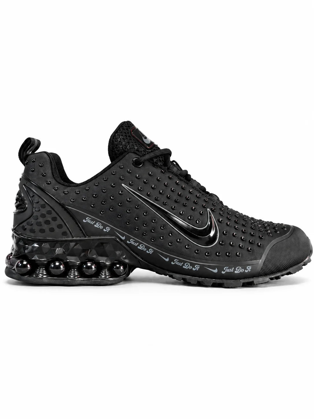 NIKE SHOX NOIR – PERFORMANCE & STYLE