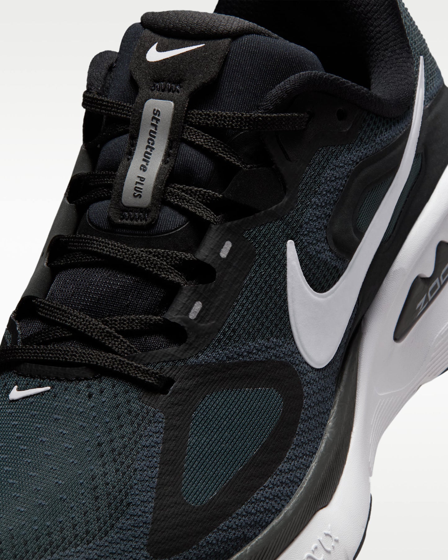 Nike Structure Plus
