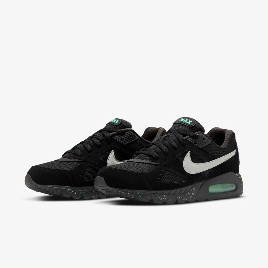 Nike Air Max IVO