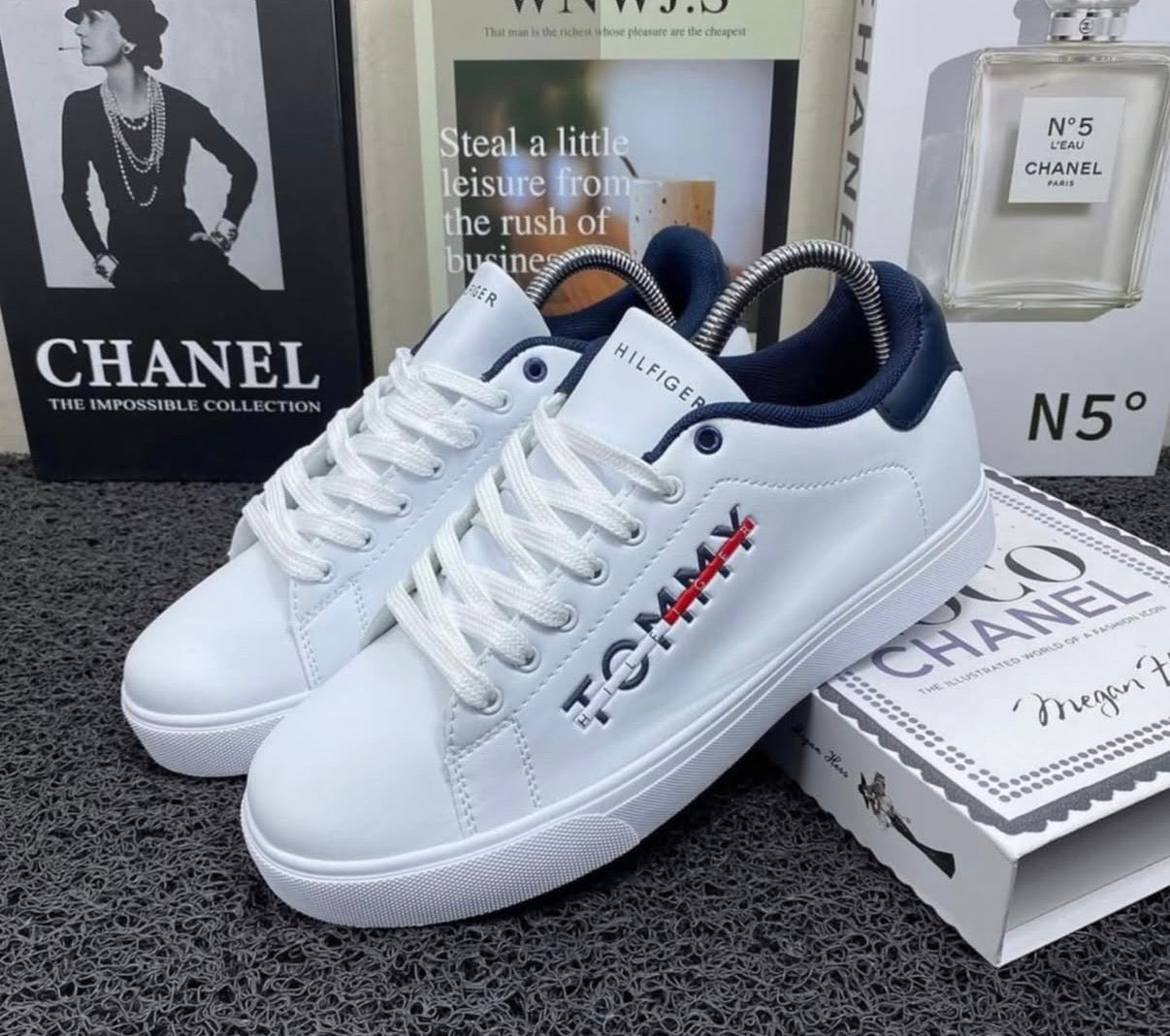 TOMMY HILFIGER MEN'S LEDGER SNEAKERS