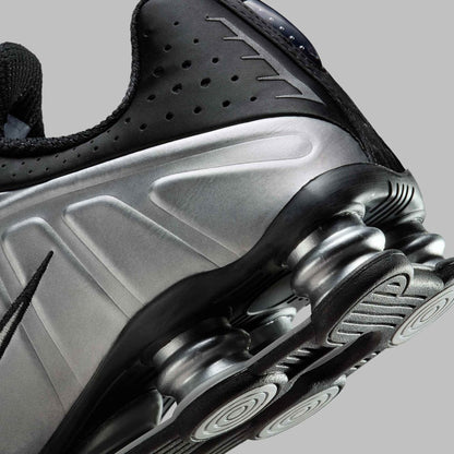 Nike Shox R4 "Black & Metallic Silver"