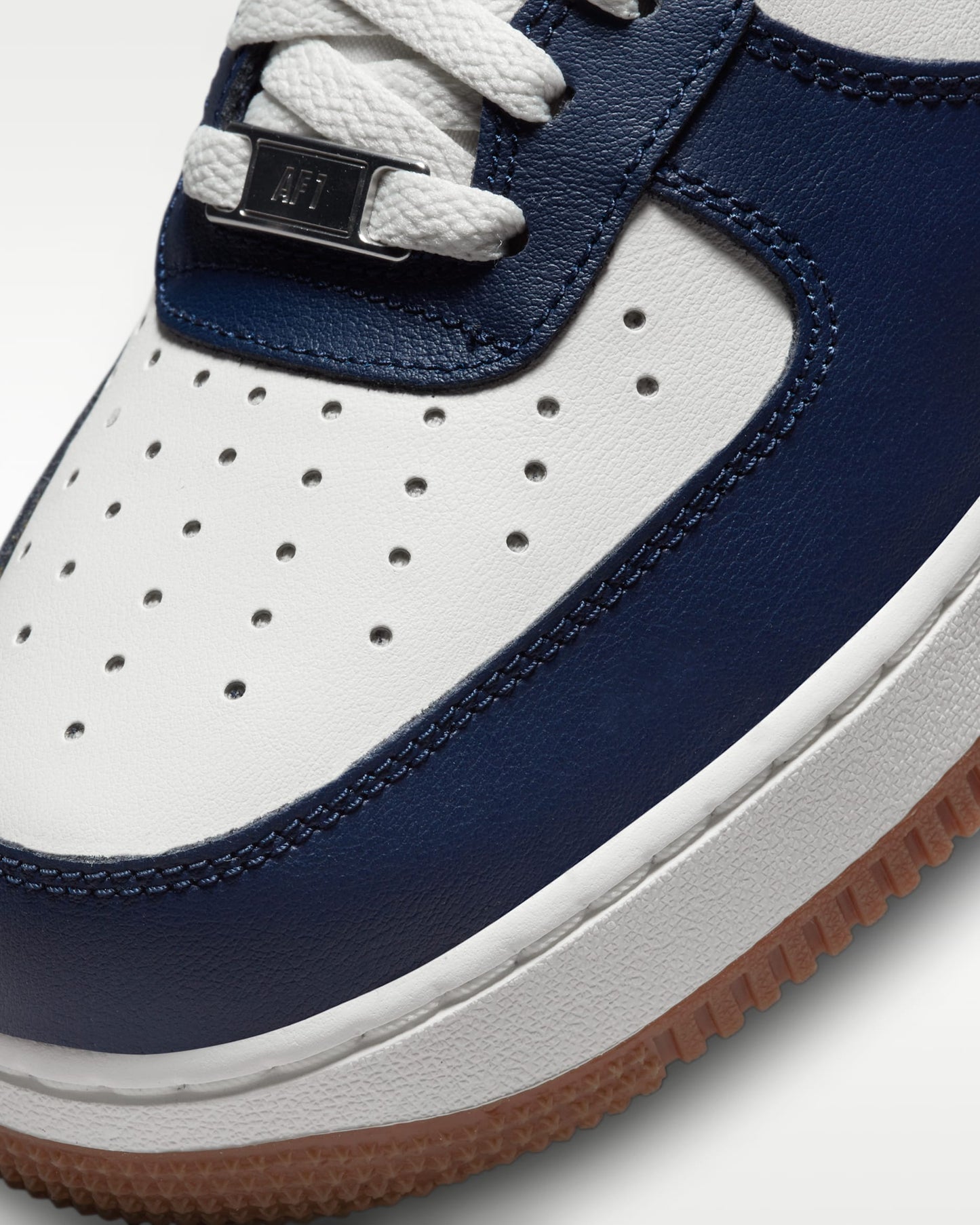 Nike Air Force 1 '07 LV8