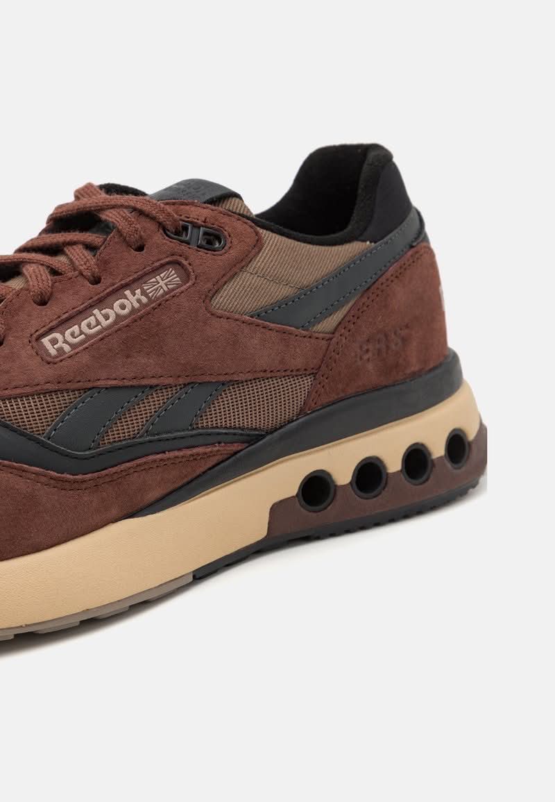 REEBOK ERS WORLD – Marron