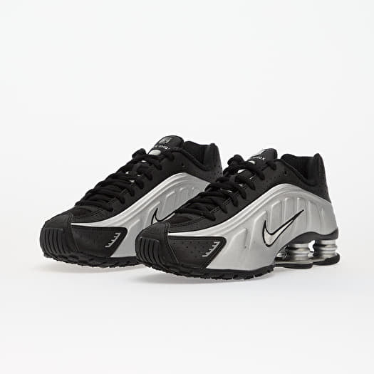 Nike Shox R4 "Black & Metallic Silver"
