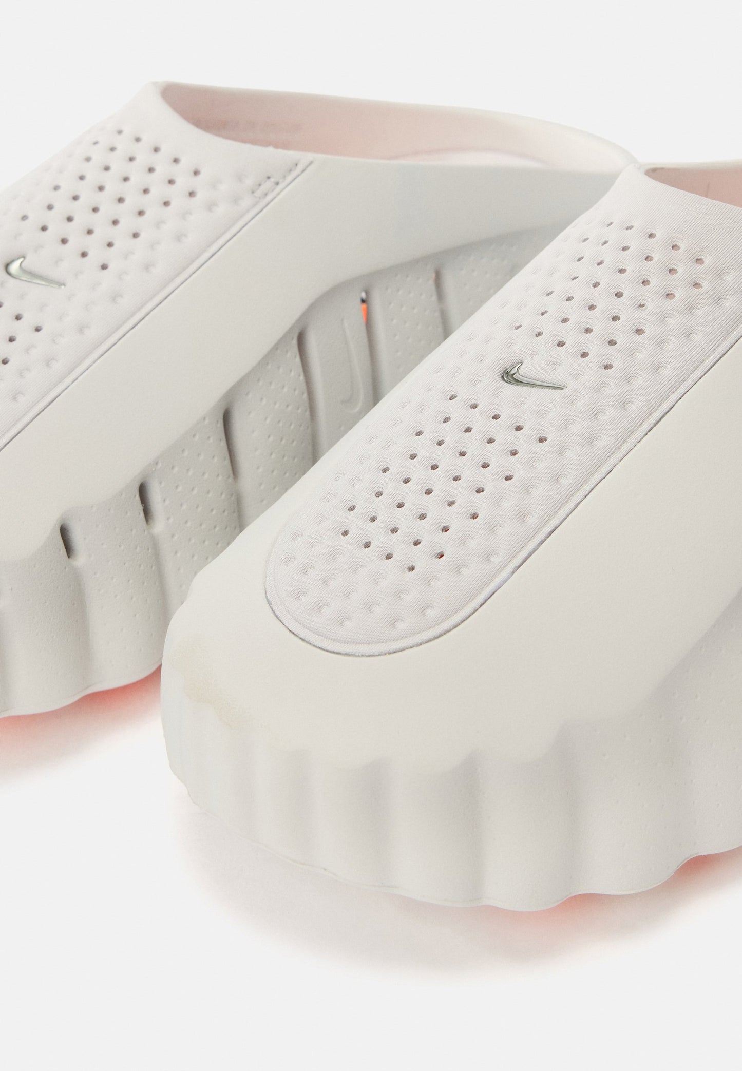 NIKE MIND 001 – WHITE / SOLAR ORANGE
