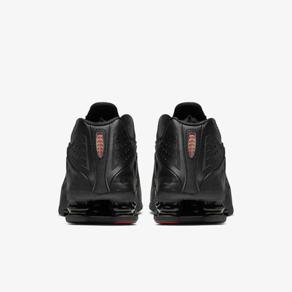 Nike Shox R4 – Style Futuriste & Confort Dynamique