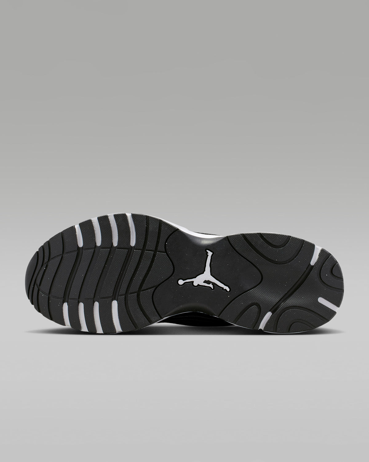 Jordan Trunner Flow Blanc Noir – Sneakers au style moderne et élégant