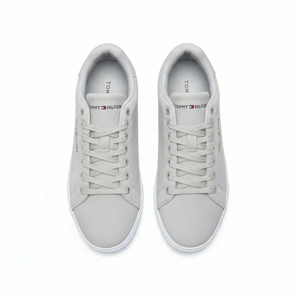 TOMMY HILFIGER – SNEAKERS GRIS CLAIR | DESIGN MODERNE