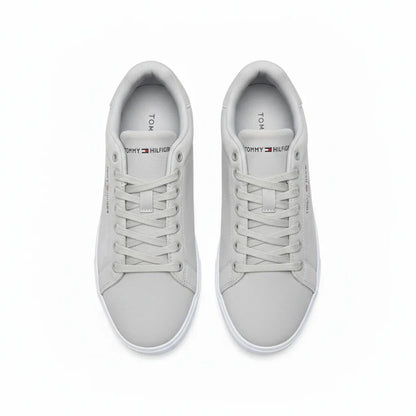 TOMMY HILFIGER – SNEAKERS GRIS CLAIR | DESIGN MODERNE
