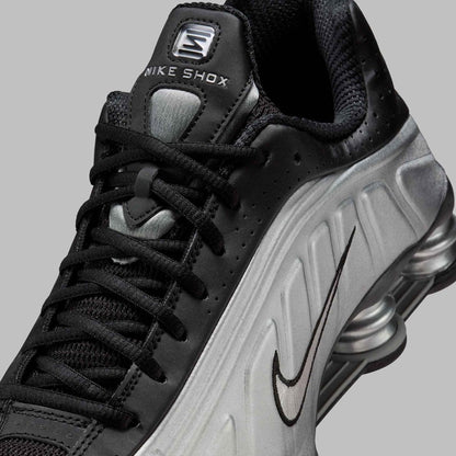 Nike Shox R4 "Black & Metallic Silver"