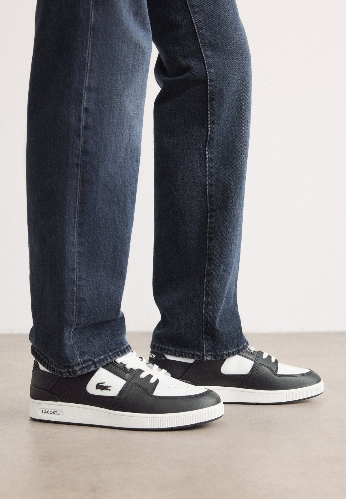 Lacoste Court Cage 224 – Black/White