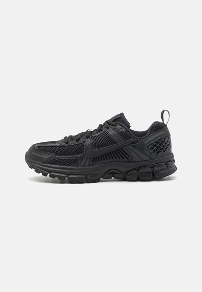 NIKE ZOOM VOMERO 5 BLACK / BLACK (BV1358 003)