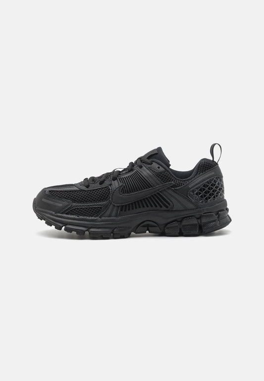 NIKE ZOOM VOMERO 5 BLACK / BLACK (BV1358 003)