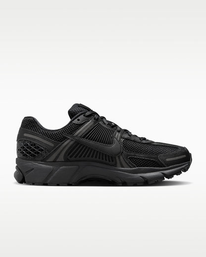 NIKE ZOOM VOMERO 5 BLACK / BLACK (BV1358 003)